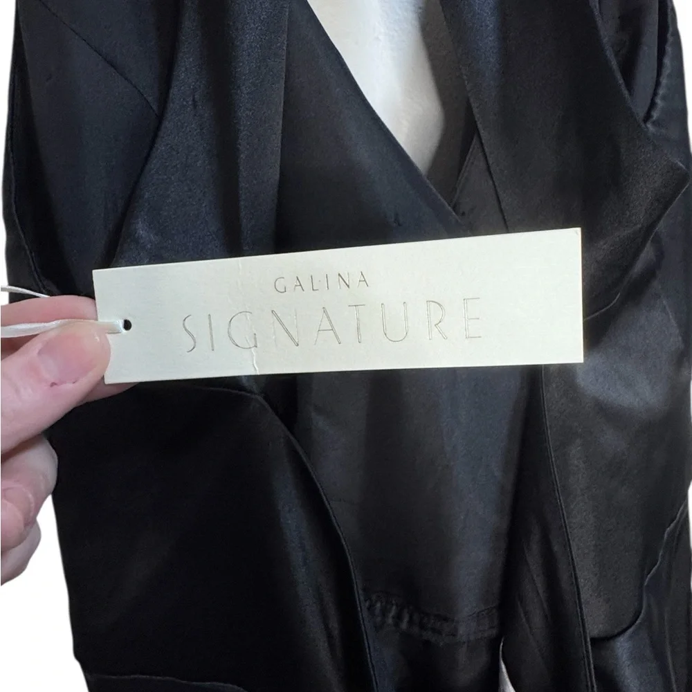 David’s Bridal Galina Signature Black Charmeuse Halter Dress - 22 - Picture 7 of 14